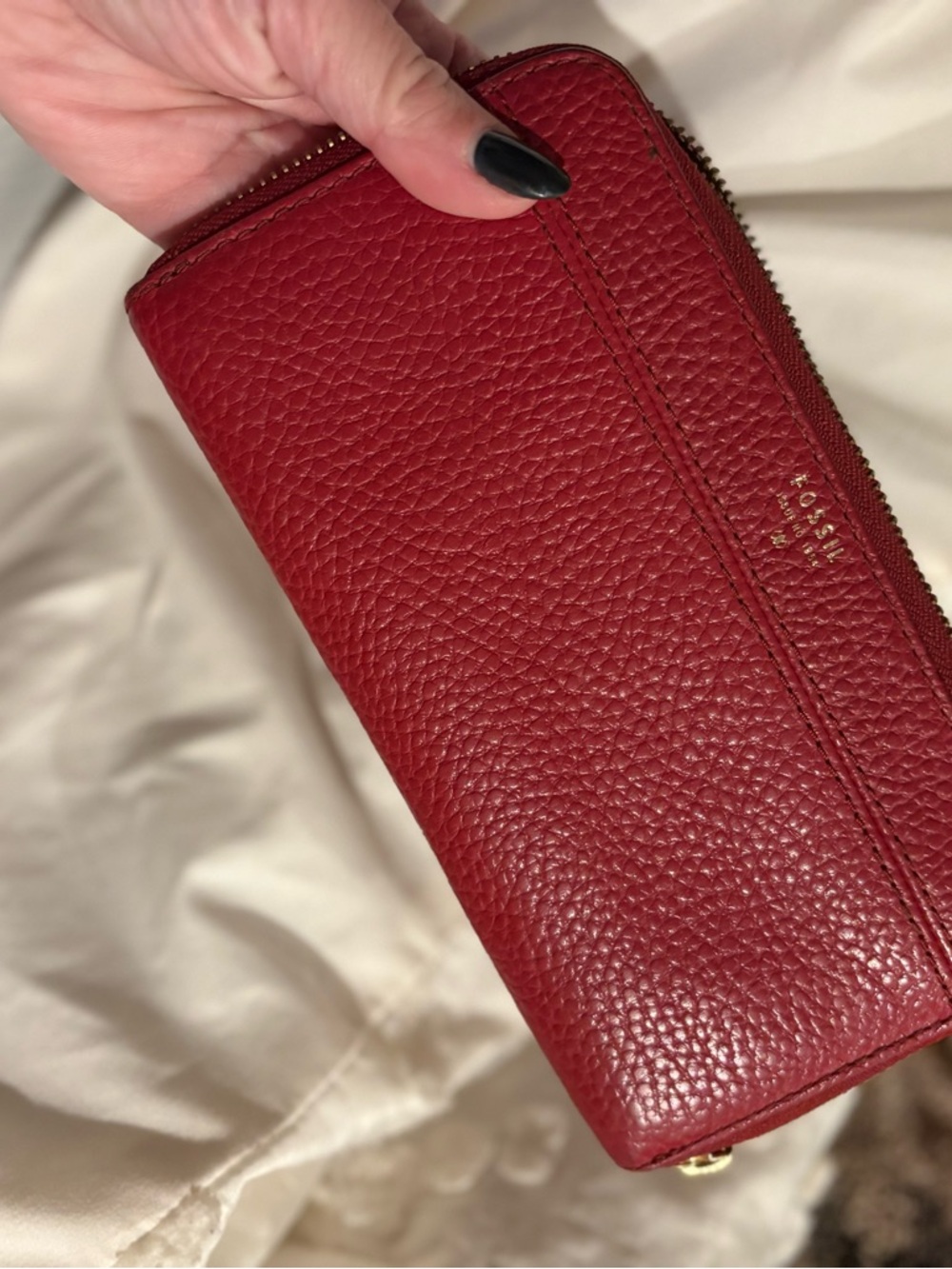 NWT- Fossil Red Zip-Around Wallet with Gold Hardware - Picture 4 of 4